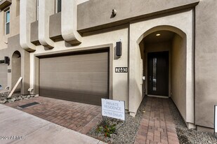 7440 E Via De Luna Dr in Scottsdale, AZ - Building Photo