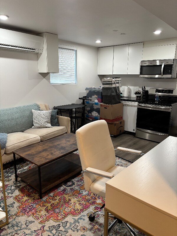 745 Decatur St NE in Washington, DC - Foto de edificio - Building Photo