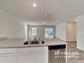 7012 Everest St in Spring Hill, FL - Building Photo - Building Photo