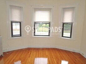 17-19-19 Washington St in Malden, MA - Building Photo