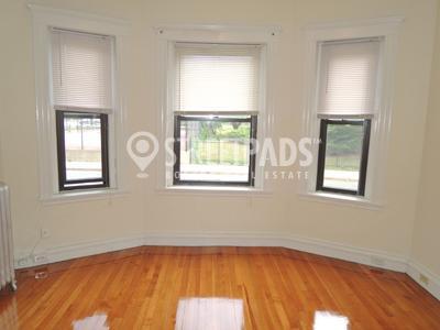 17-19-19 Washington St in Malden, MA - Building Photo