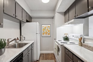 ReNew Scotsdale in Midland, TX - Building Photo