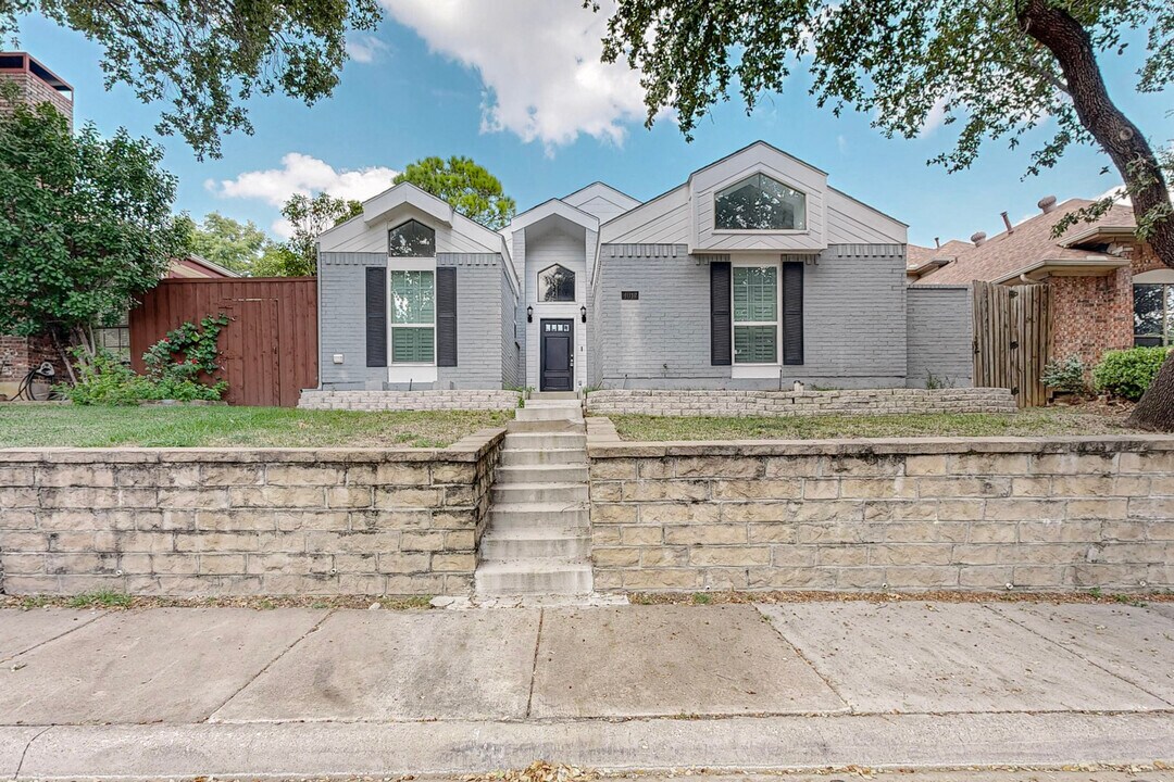 4017 La Costa Ct in Irving, TX - Foto de edificio