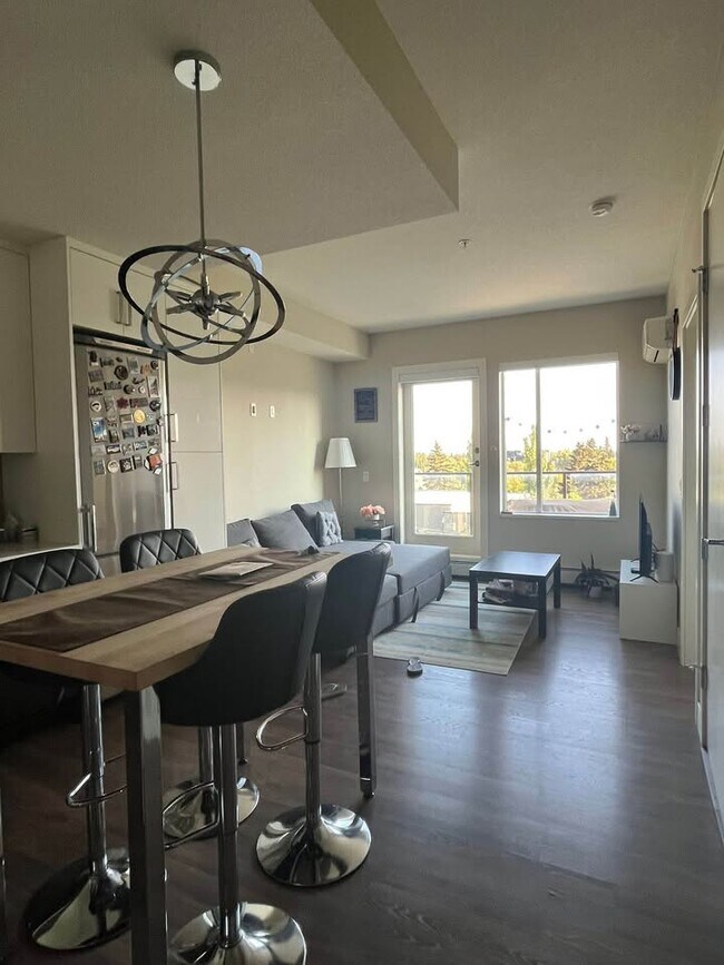 property at 1521-1526 26 Ave SW