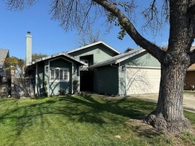 1709 Nighthawk Way in Modesto, CA - Building Photo