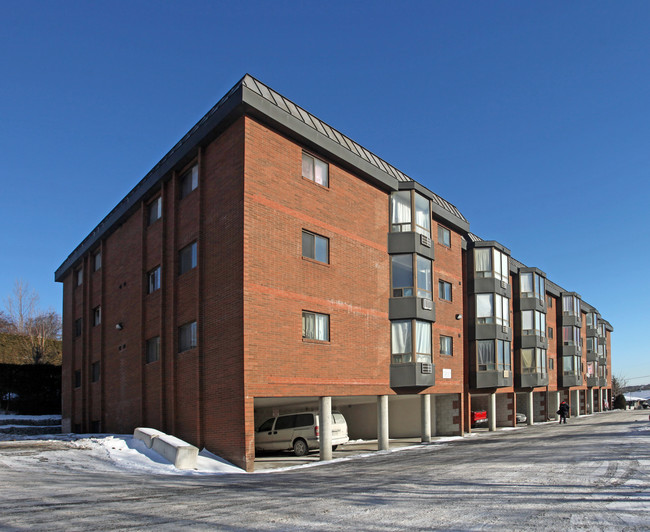 600-602 Hillcrest Dr in Oshawa, ON - Building Photo - Building Photo