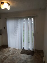 5908 Parker Rd E in Sumner, WA - Foto de edificio - Building Photo