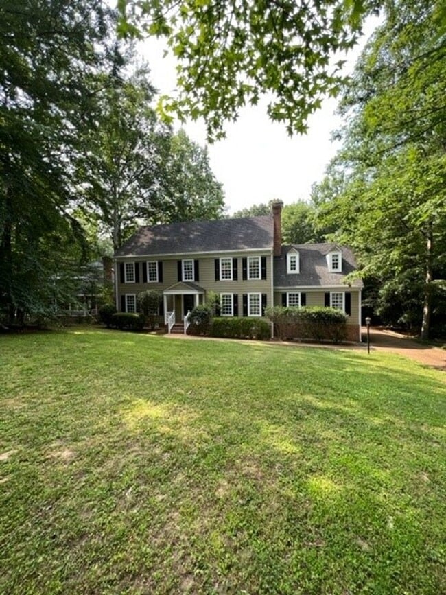 5 Whitaker Ct in Williamsburg, VA - Building Photo - Building Photo