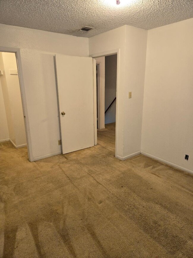 127 Regency Ave in Victoria, TX - Building Photo - Building Photo