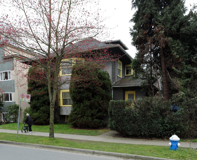 1080 Burnaby St in Vancouver, BC - Building Photo - Building Photo