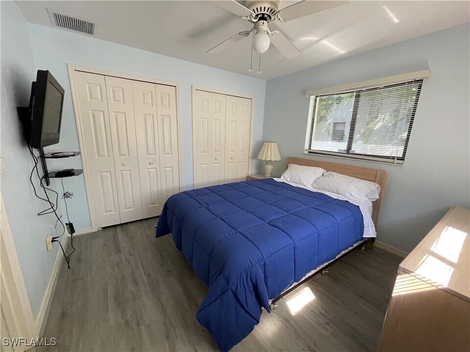 130 SE 44th St in Cape Coral, FL - Building Photo