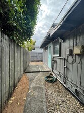 512 Kaha St in Kailua, HI - Foto de edificio - Building Photo