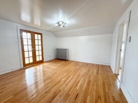 22 Cambridge Ave in Jersey City, NJ - Building Photo