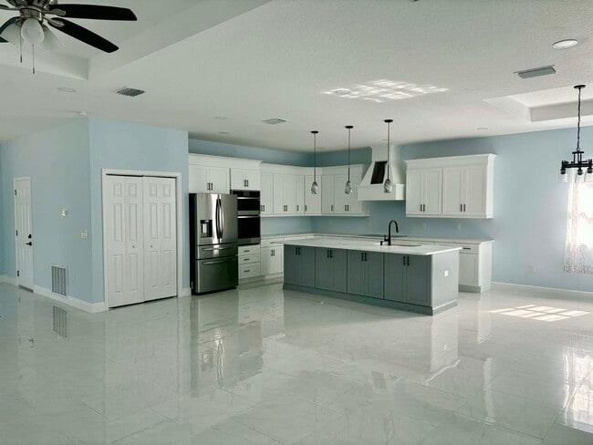 3620 43rd Ave N in St. Petersburg, FL - Building Photo - Building Photo