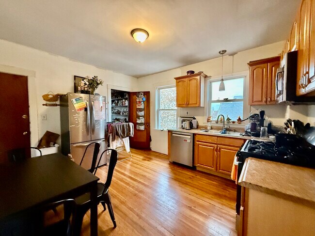 27 Parker Hill Ave, Unit A1