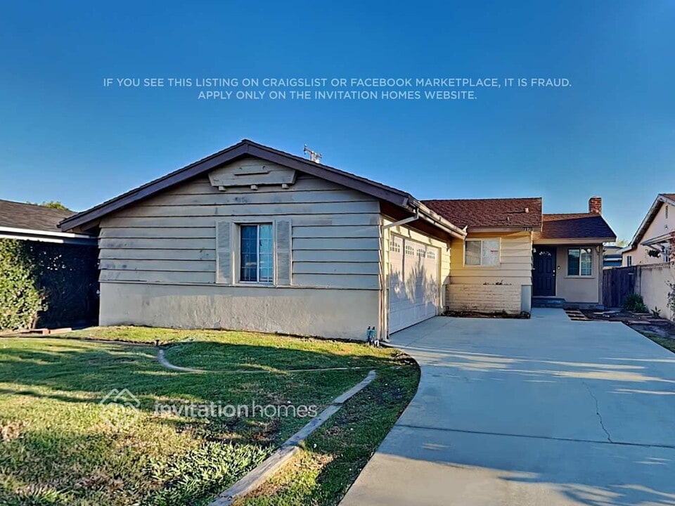 7175 De Palma St in Downey, CA - Foto de edificio