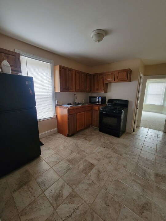 646 W Walnut St in Lancaster, PA - Building Photo