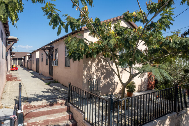 2707 E 7th St in Los Angeles, CA - Building Photo - Primary Photo