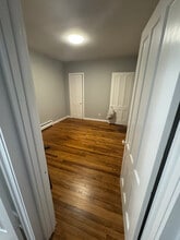 9 Nicholas Square in New Milford, CT - Building Photo - Building Photo