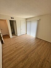 2210-2212 E Avalon Ave in Santa Ana, CA - Building Photo - Building Photo