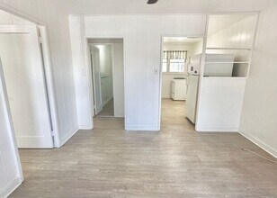 2750 Kahoaloha Ln in Honolulu, HI - Building Photo - Building Photo