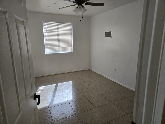 2626 W Virgil Dr, Unit Upper Apartment in Queen Creek, AZ - Foto de edificio - Building Photo