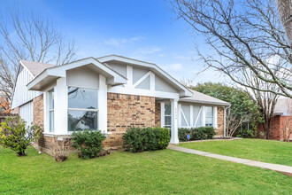 2114 High Bluff Dr in Garland, TX - Building Photo - Building Photo
