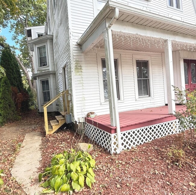23 Hayward Ave in Colchester, CT - Building Photo - Building Photo