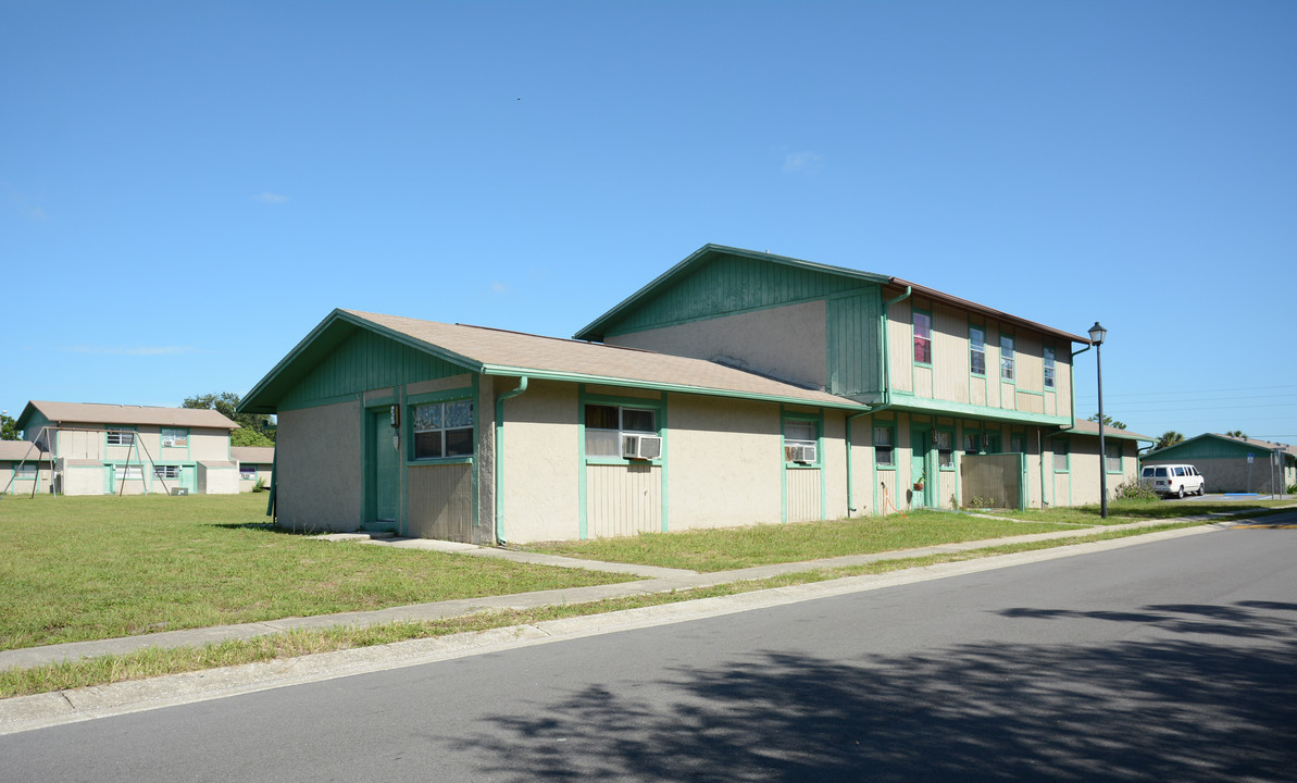 Hudson Estates in Hudson, FL - Foto de edificio