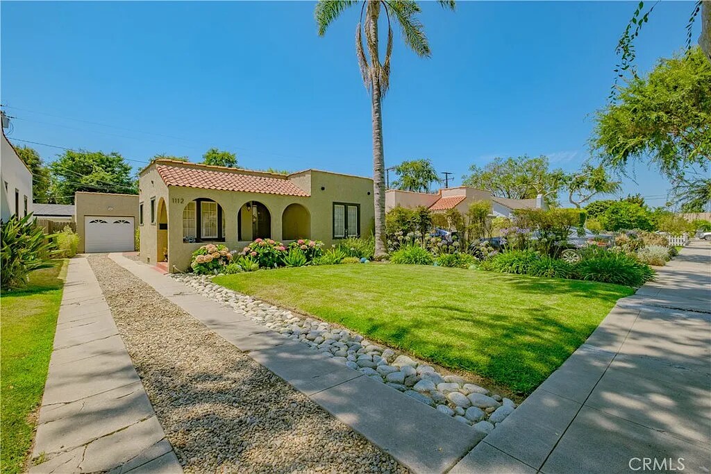 1112 E Whiting Ave in Fullerton, CA - Building Photo