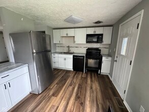 5835 Pemberly Dr in Indianapolis, IN - Building Photo - Building Photo