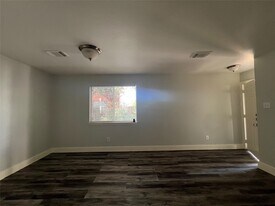 11956 Chanteloup Dr in Houston, TX - Building Photo