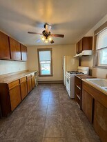 1835 15th St in Moline, IL - Building Photo