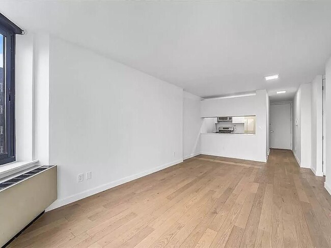 303 E 60th St in New York, NY - Building Photo - Building Photo