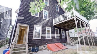 45 Pratt St in Boston, MA - Building Photo