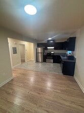 329 1/2 E Gage Ave in Los Angeles, CA - Building Photo - Building Photo