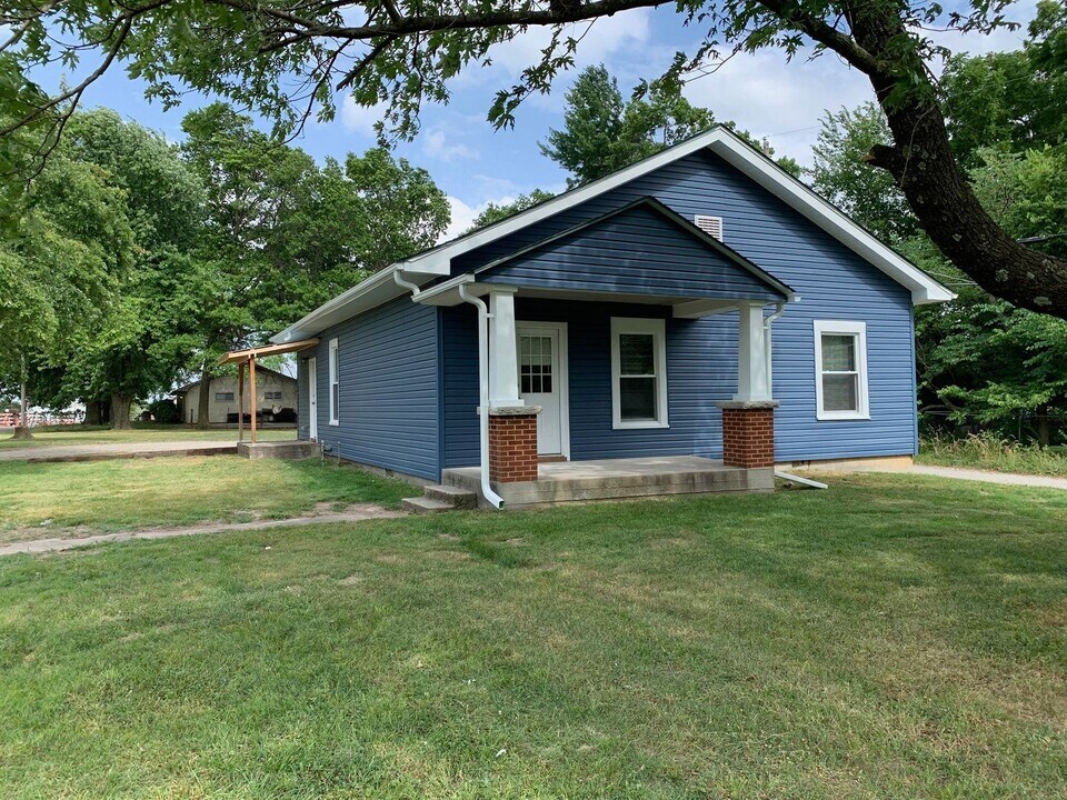 502 E Jefferson St in Pittsburg, KS - Building Photo
