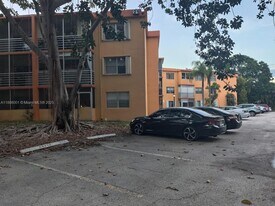 4384 NW 9th Ave in Pompano Beach, FL - Building Photo