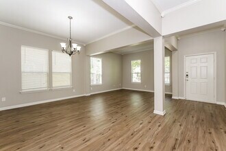 1042 Devonshire Dr in Providence Village, TX - Foto de edificio - Building Photo