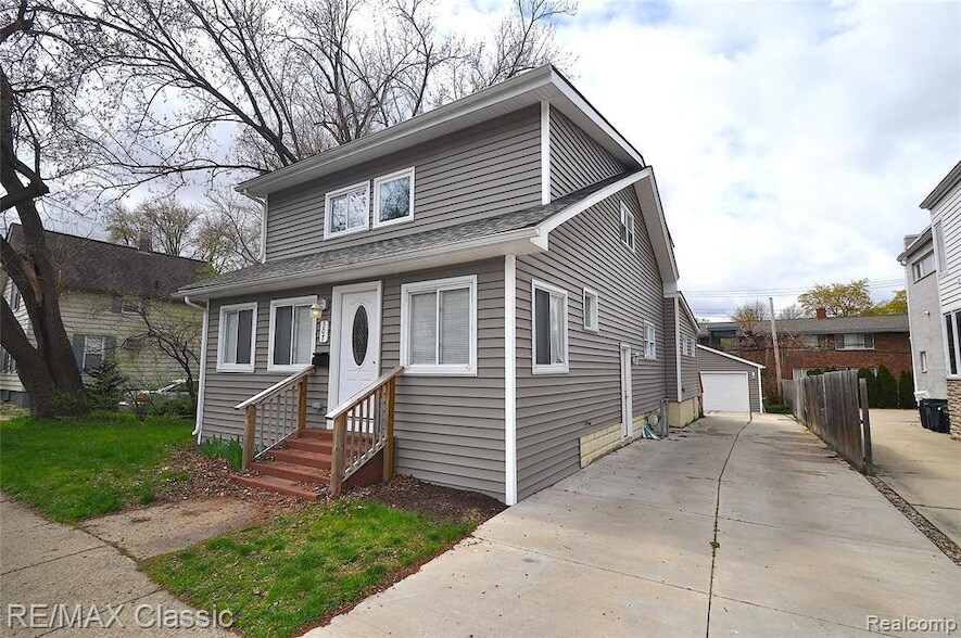 307 N Washington Ave in Royal Oak, MI - Building Photo