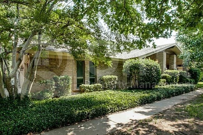 property at 3309 Hollow Creek Rd