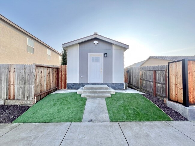 property at 1602 Dodder Dr