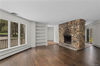 165 Old Post Rd in Mt Kisco, NY - Building Photo - Building Photo