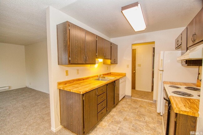 property at 3916 Clear Acre Ln