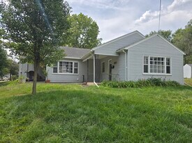5618 Dagle Dr in Des Moines, IA - Building Photo