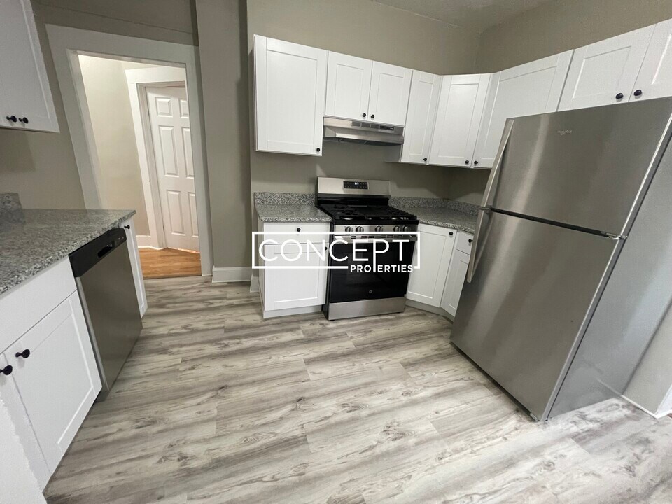 6 Bowdoin Park in Boston, MA - Building Photo