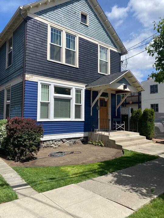 2036 W Riverside Ave in Spokane, WA - Building Photo