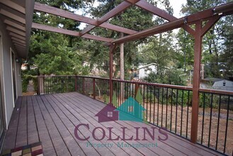 10959 Henson Way in Grass Valley, CA - Building Photo - Building Photo