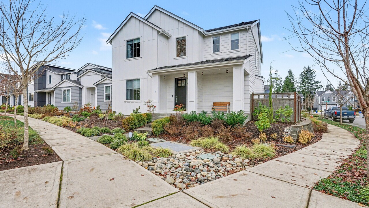 33107 Evergreen Ave SE in Black Diamond, WA - Building Photo