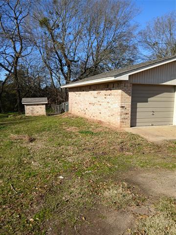 614 Co Rd 2110 in Pittsburg, TX - Building Photo